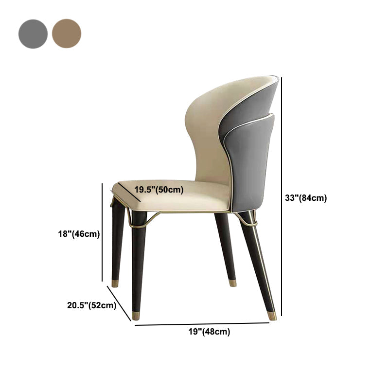 Eigentijdse eiken houten wingback stoel matte afwerking faux lederen stoel met zwarte poten