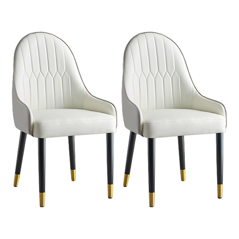 Glam -stijl Parsons eetkamerstoelen faux lederen armloze zijstoel