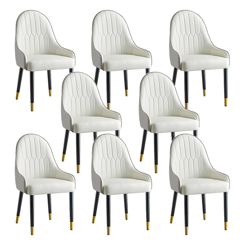 Glam -stijl Parsons eetkamerstoelen faux lederen armloze zijstoel