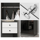 Eigentijdse garderobe -armoire met planken hout en glazen garderobe kast