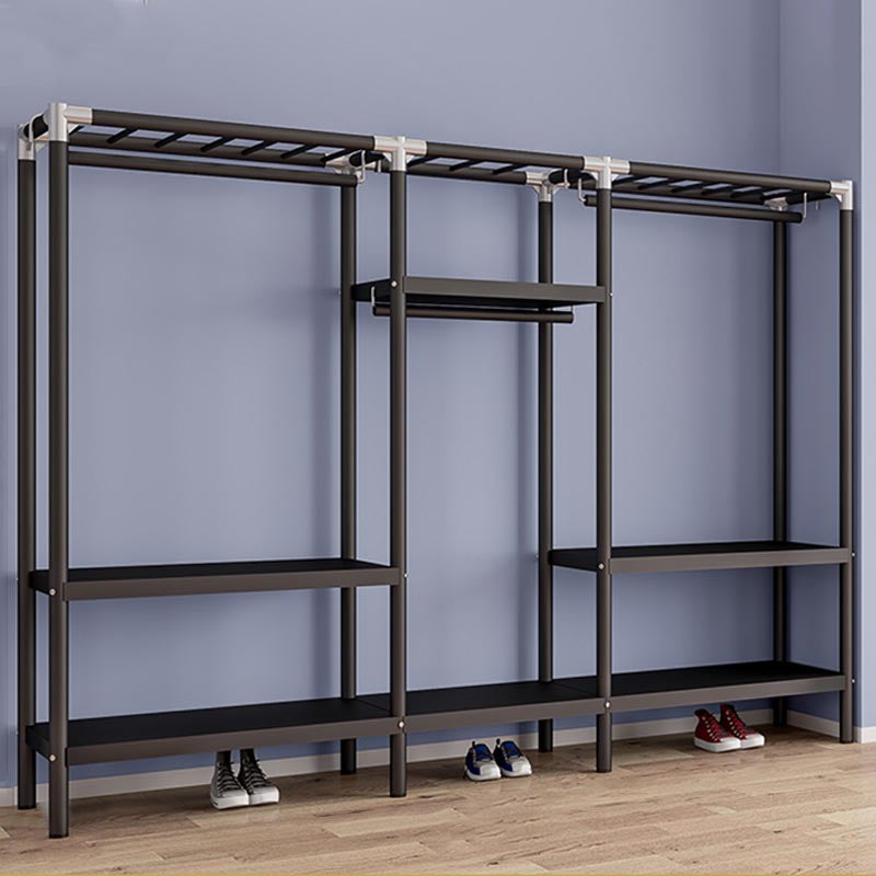 Kleiderschrank des zeitgenössischen Stils im Kleiderschrank mit Beinen