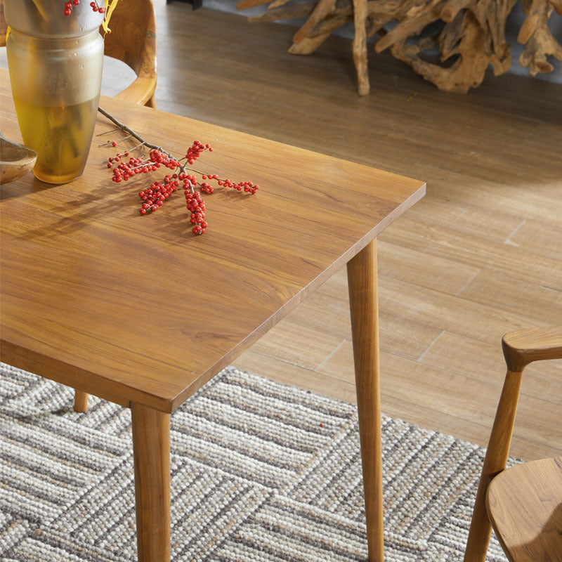 長方形4脚ダイニングテーブル自然仕上げ脚モダンな夕食のテーブル