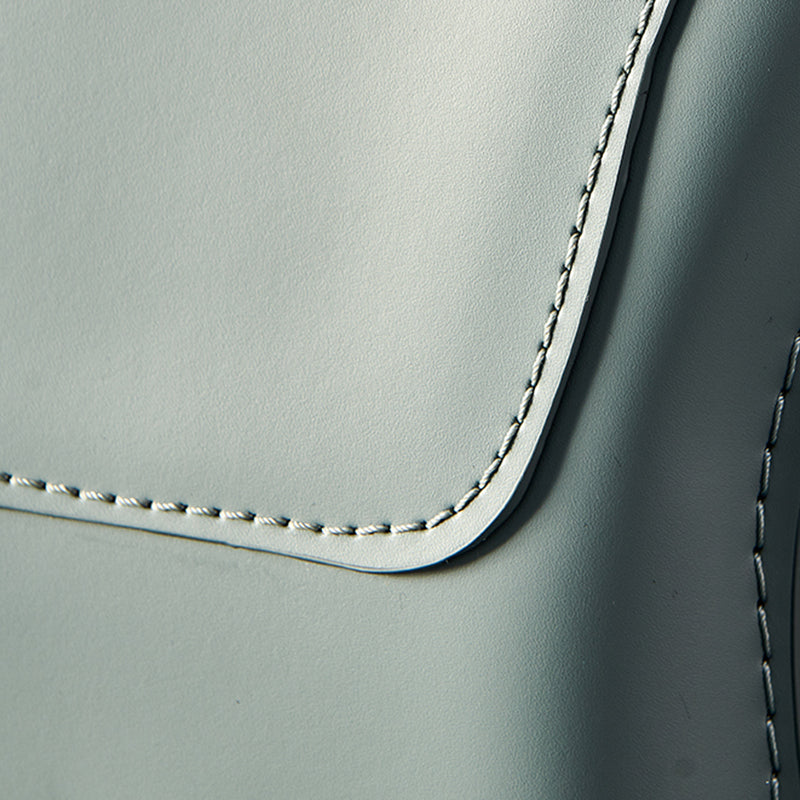 Chaise d'accompagnement contemporain en métal avec jambes en cuir