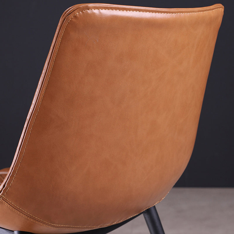 工業スタイルのダイニングチェアアームレスダイニングチェアはキッチン用の金属製の脚を備えています