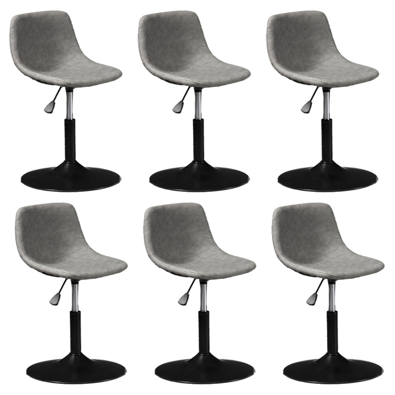 Copertina contemporanea di sgabelli in legno in leo in leo in metallo in metallo