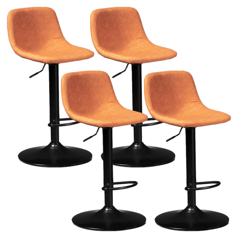 Copertina contemporanea di sgabelli in legno in leo in leo in metallo in metallo