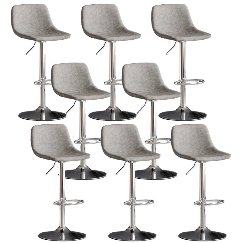 Copertina contemporanea di sgabelli in legno in leo in leo in metallo in metallo