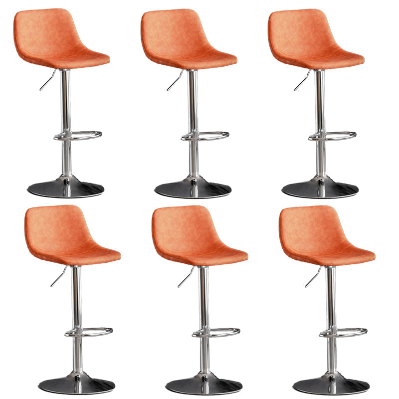 Copertina contemporanea di sgabelli in legno in leo in leo in metallo in metallo