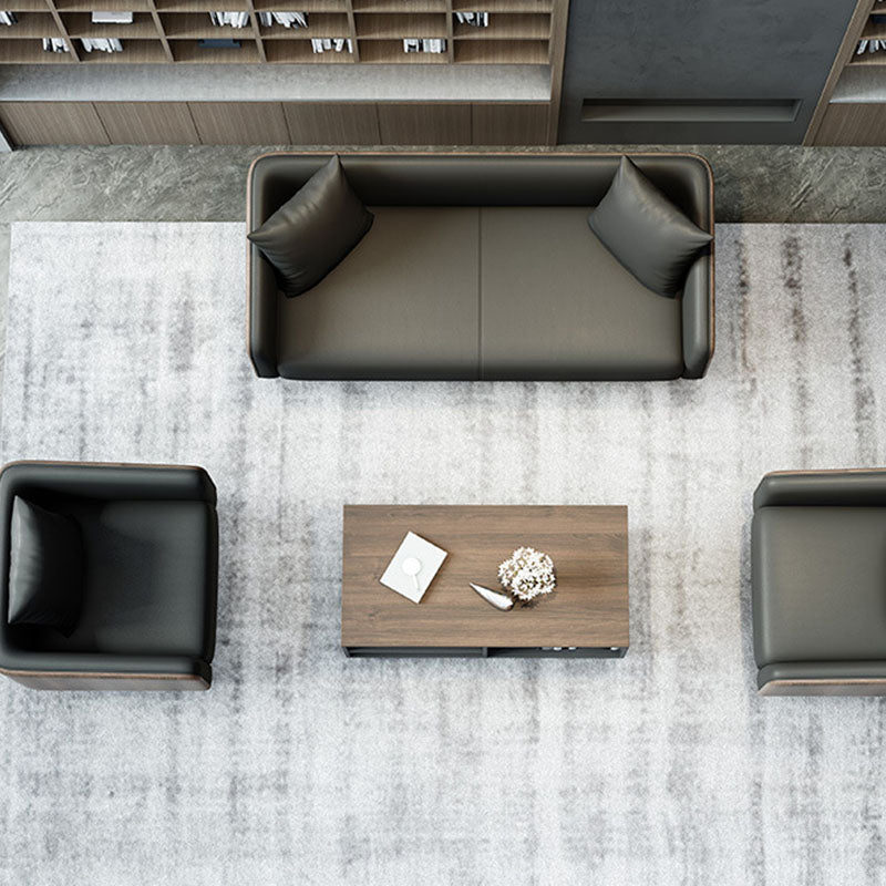 モダニズムフェイクレザーソファタキシードアームソファと木目アクセント