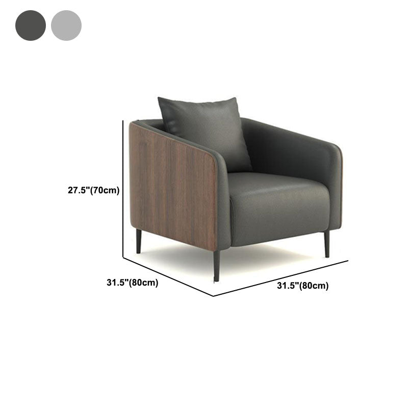 モダニズムフェイクレザーソファタキシードアームソファと木目アクセント