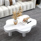 Table basse scandinave de forme libre avec 3 pieds en bois de pin