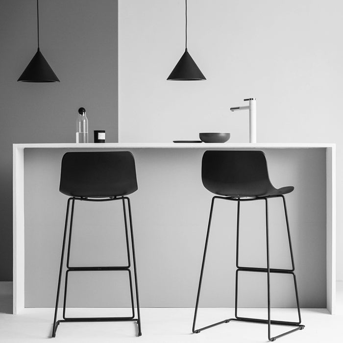 Scandinavian Pp Plastic Bar Stool Armless Stool with Steel Frame