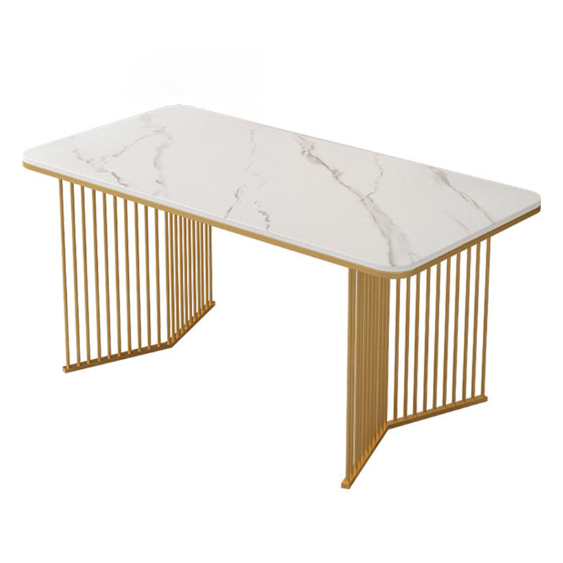 Steen eettafel traditionele luxe tafel met slee -basis in goud