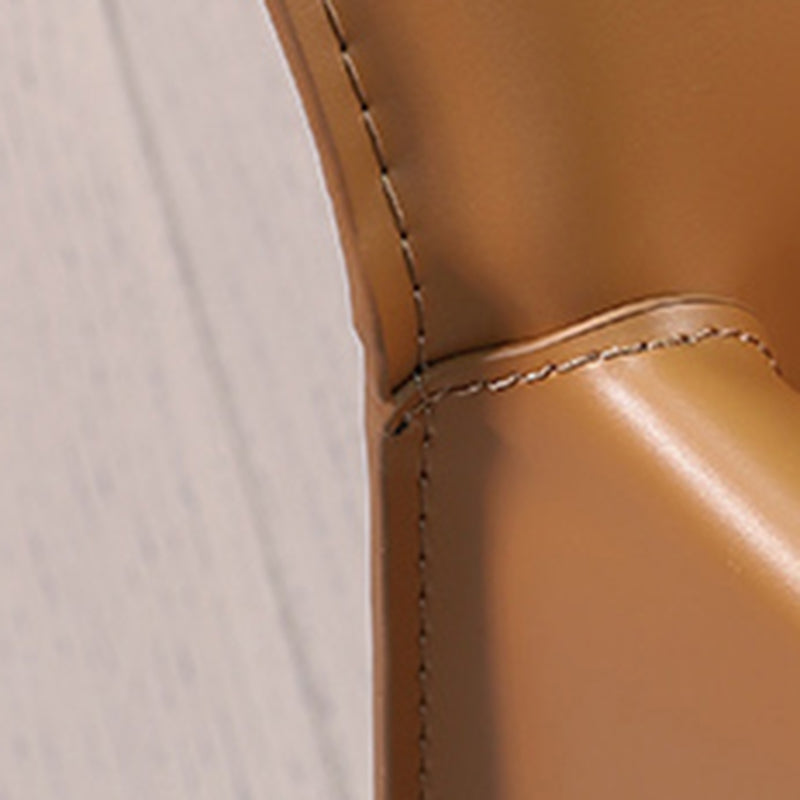 Silla de brazo de comedor de acabado mate con patas de cuero silla lateral de comedor moderno