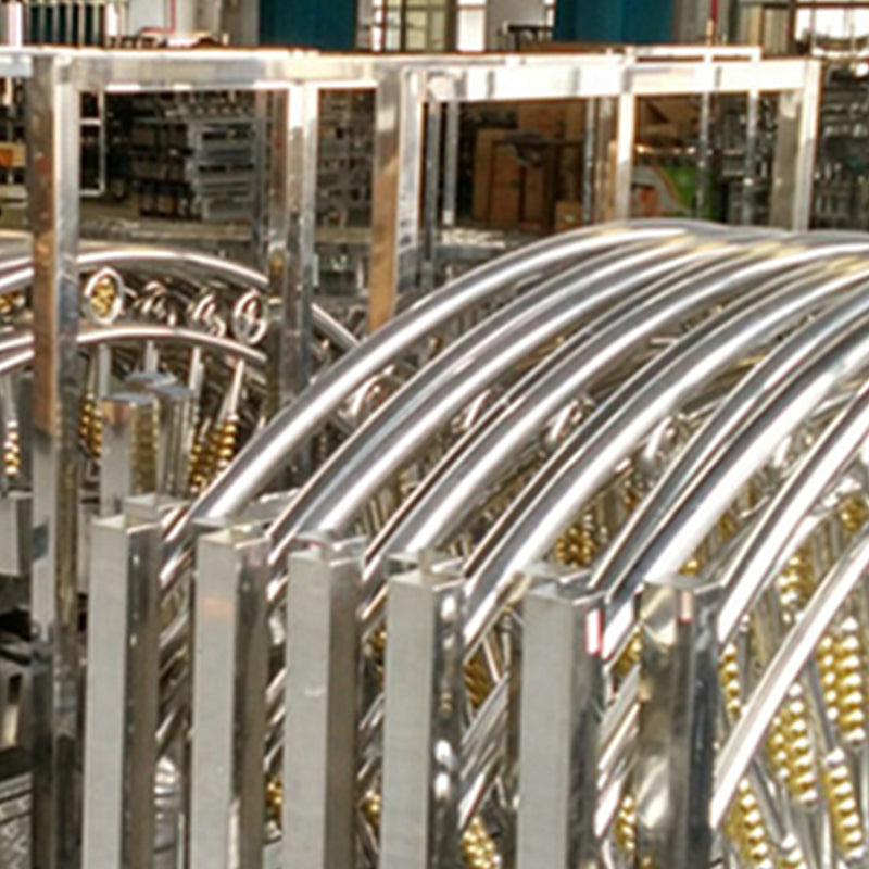 Zilveren metalen vouwbed gebogen open frame bed met hoofdeinde