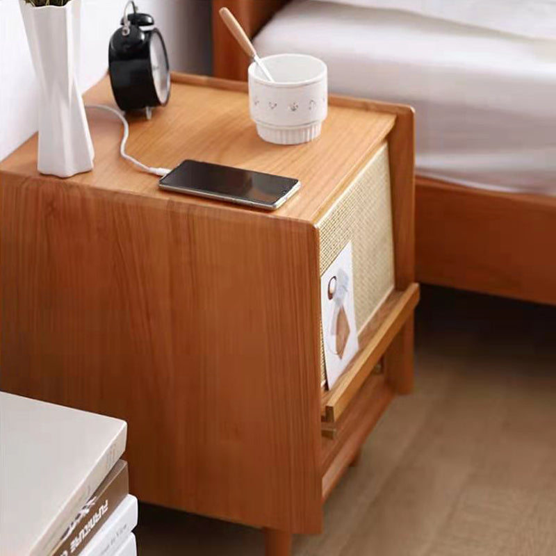 Gabinete de cabecilla de ratán Mesa de noche minimalista moderna con piernas