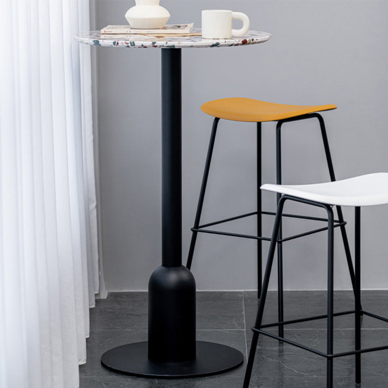 Industrial Bar Dining Table Fixed Bistro Bar Height Cocktail Table with Metal Base 19.7"L x 19.7"W x 40.6"H White Black Round Clearhalo 'Bar Furniture' 'Bar Tables' 'bar_tables' 'furn' 'furn_bar_tables' 'Furniture' 'Kitchen & Dining Furniture' 5940182