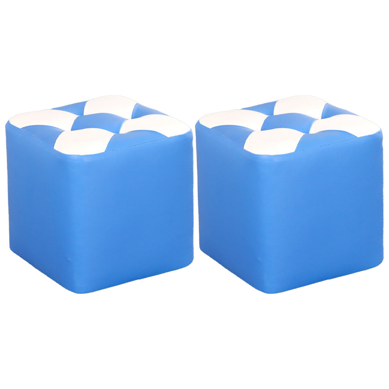 Ottomano con poggiapiedi contemporanei in finta pelle trapuntata