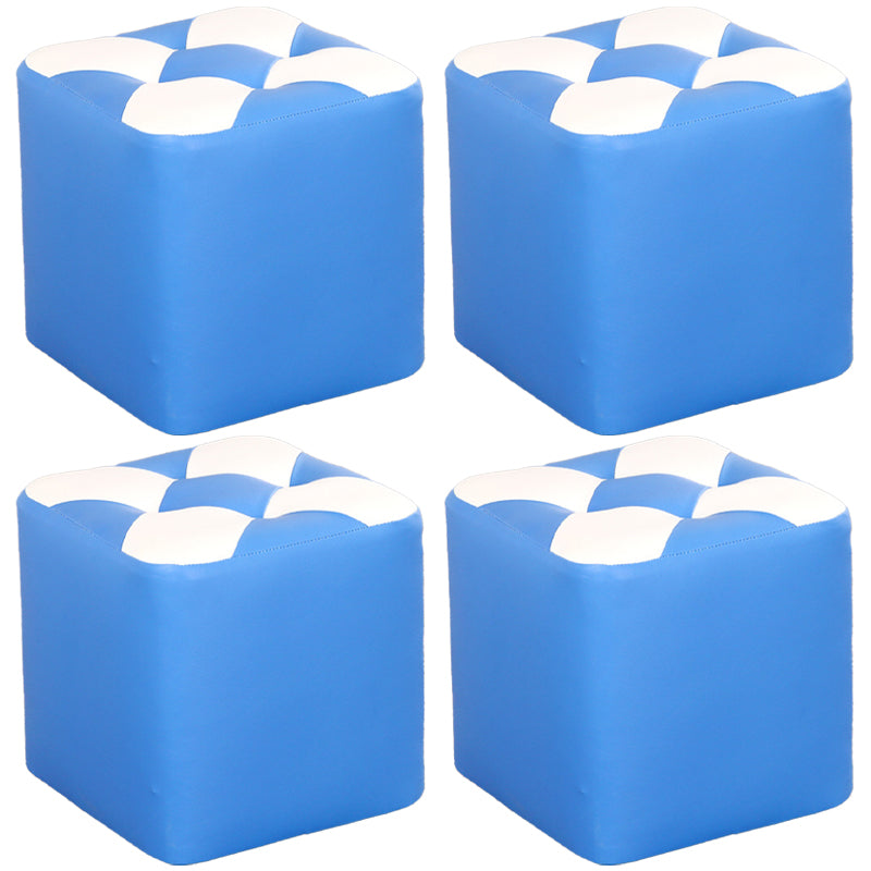 Ottomano con poggiapiedi contemporanei in finta pelle trapuntata