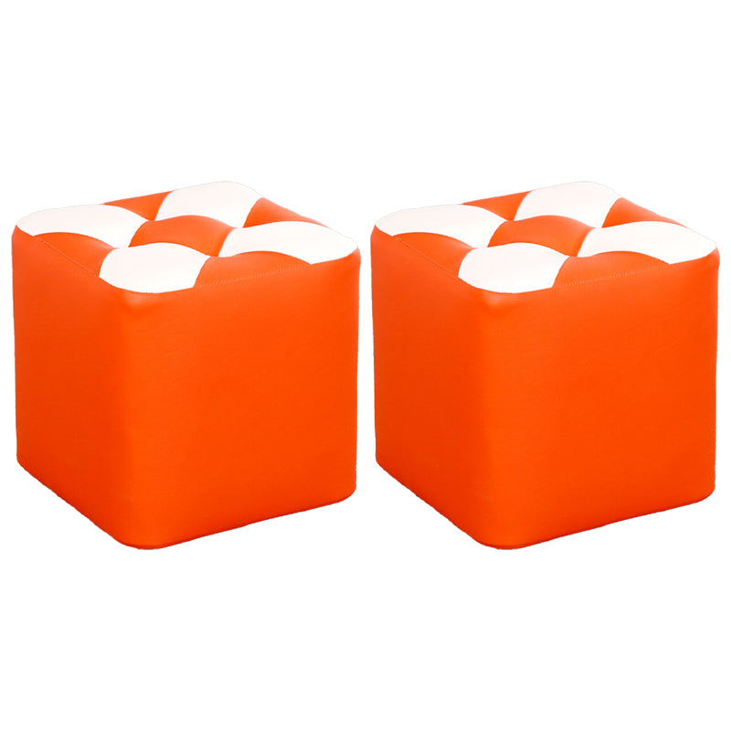 Ottomano con poggiapiedi contemporanei in finta pelle trapuntata