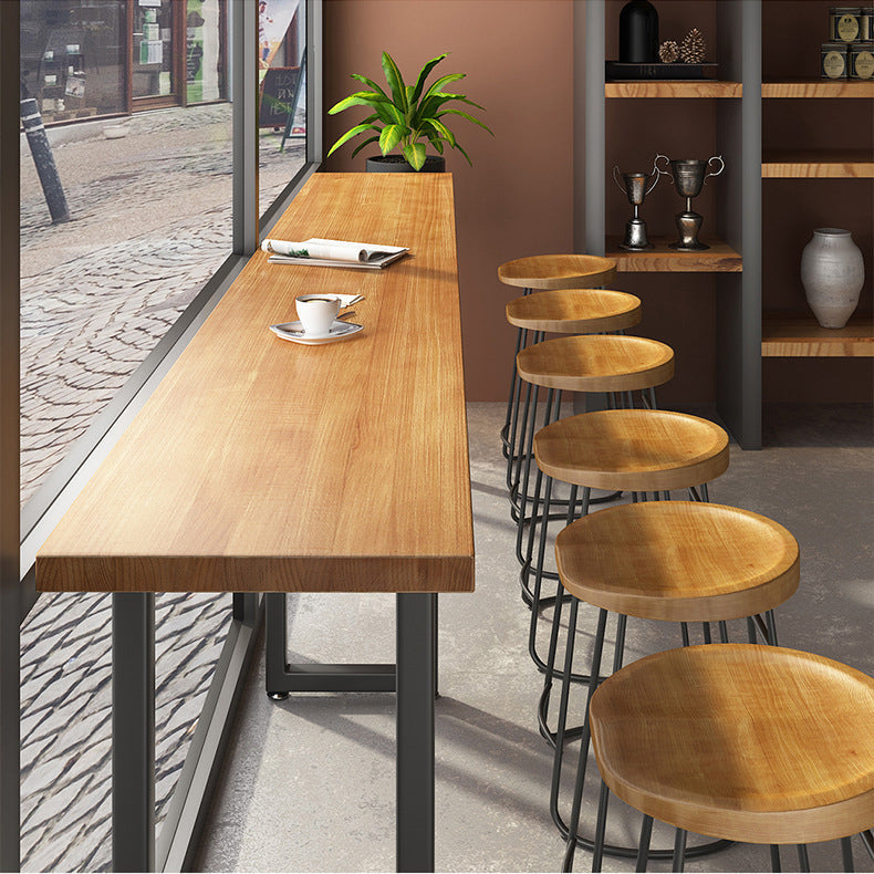 Set da pub moderno per interni, tavolo da bar e sgabelli da 1/7 pezzi con piano in legno massello