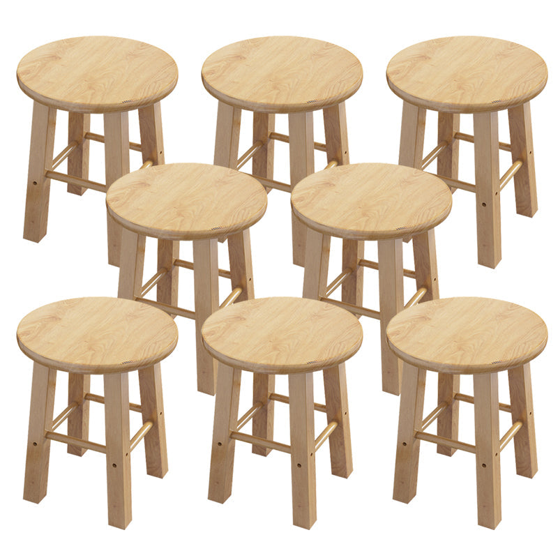Zeitgenössischer rückenfreier Gummiholzhocker natürlicher Footstütze Barhocker