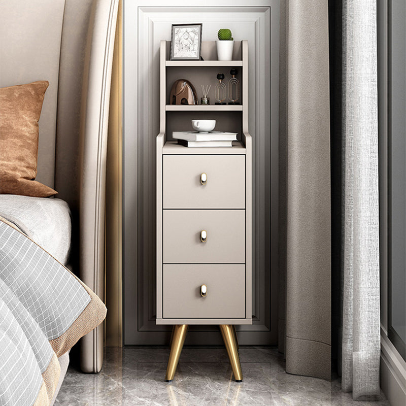 Mesa nocturna de almacenamiento abierta de cama de madera con patas con piernas