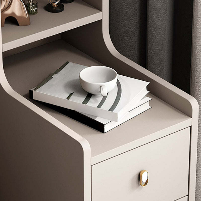 Mesa nocturna de almacenamiento abierta de cama de madera con patas con piernas