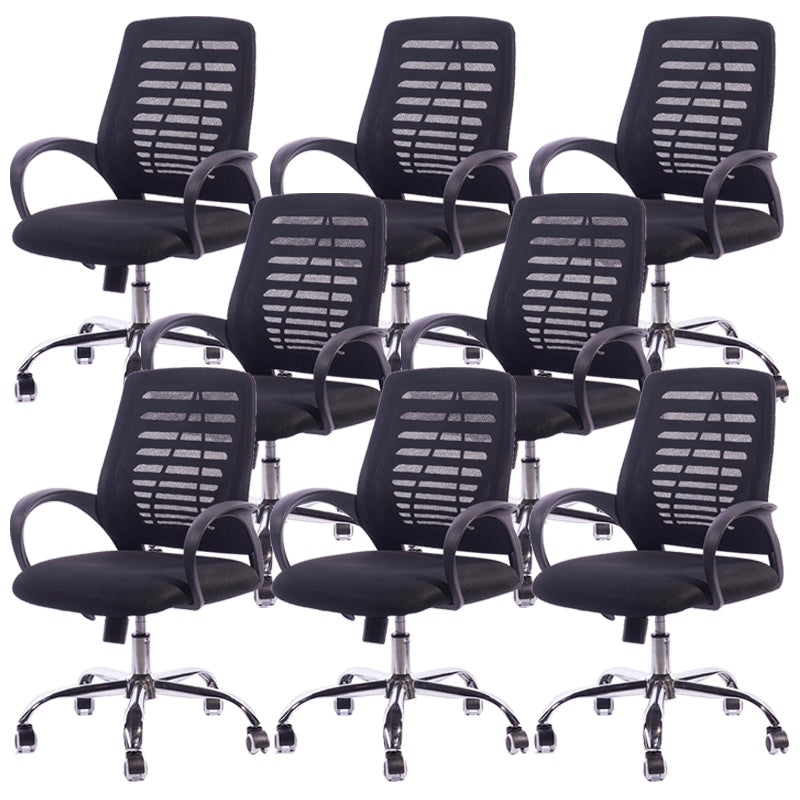 Silla deslizante moderna y contemporánea Silla de microfibra negra con respaldo medio