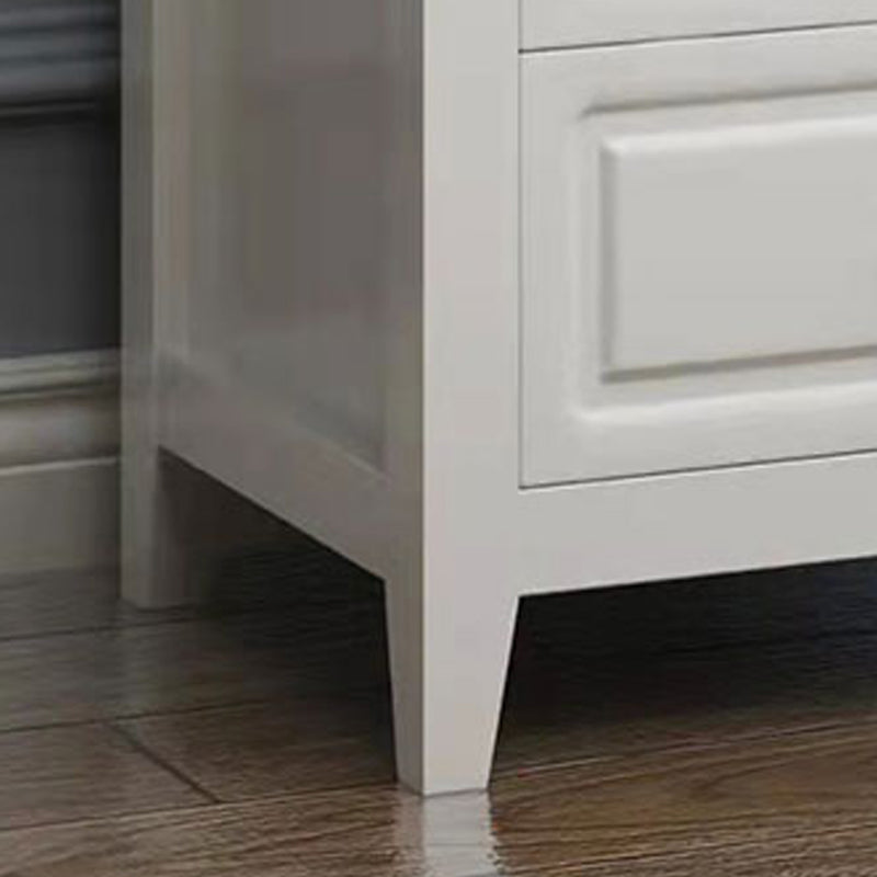 Cajón de almacenamiento de la mesa nocturna de roble tradicional con las piernas