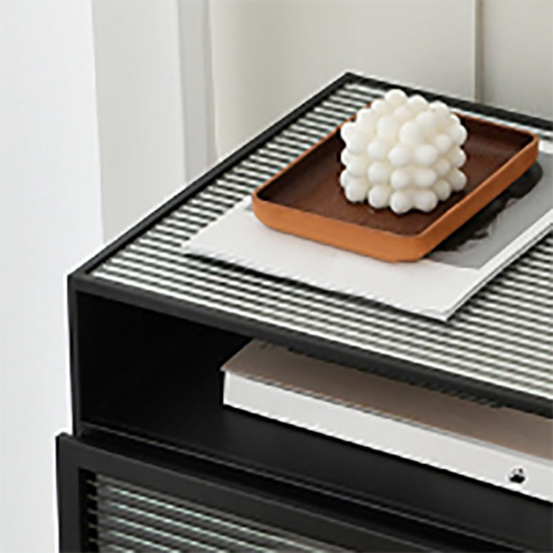 Cama de metal mesita de noche