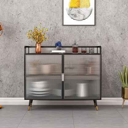 Servidor de comedor glamoroso con patas de metal en el aparador de cocina con puertas de vidrio