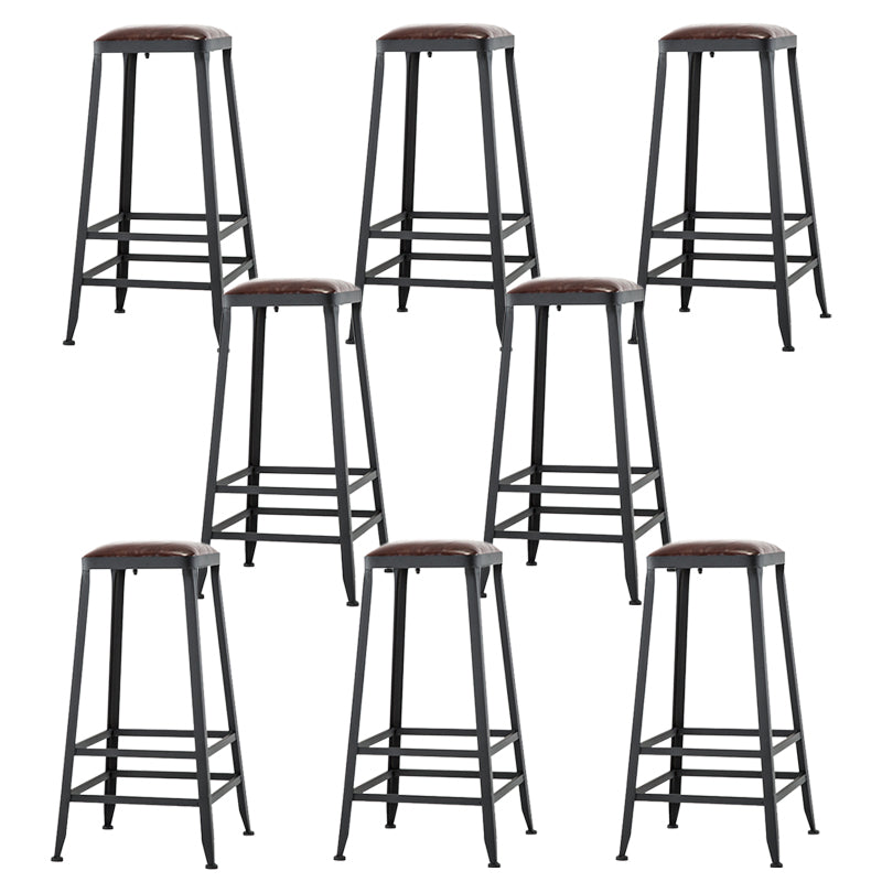 Taburete de bar con reposapiés para cafetería industrial, taburete tapizado en negro