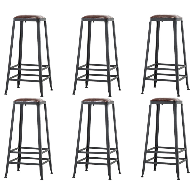 Taburete de bar con reposapiés para cafetería industrial, taburete tapizado en negro