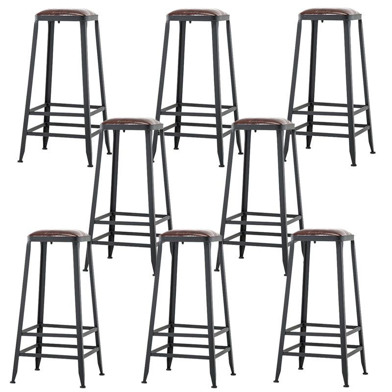 Taburete de bar con reposapiés para cafetería industrial, taburete tapizado en negro