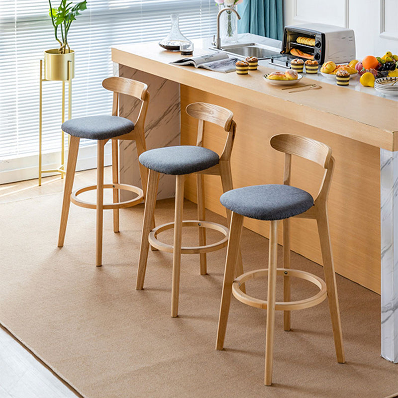 Sgabello di sedile rettangolo imbottito in tessuto in legno scandinavo in legno in finitura opaca