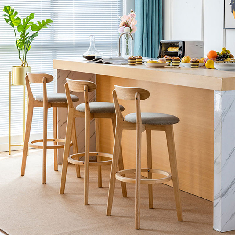 Sgabello di sedile rettangolo imbottito in tessuto in legno scandinavo in legno in finitura opaca