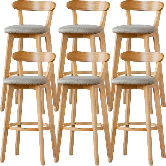 Sgabello di sedile rettangolo imbottito in tessuto in legno scandinavo in legno in finitura opaca