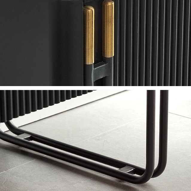 Pieste en bois en pierre et bullette de style glam de style glamour