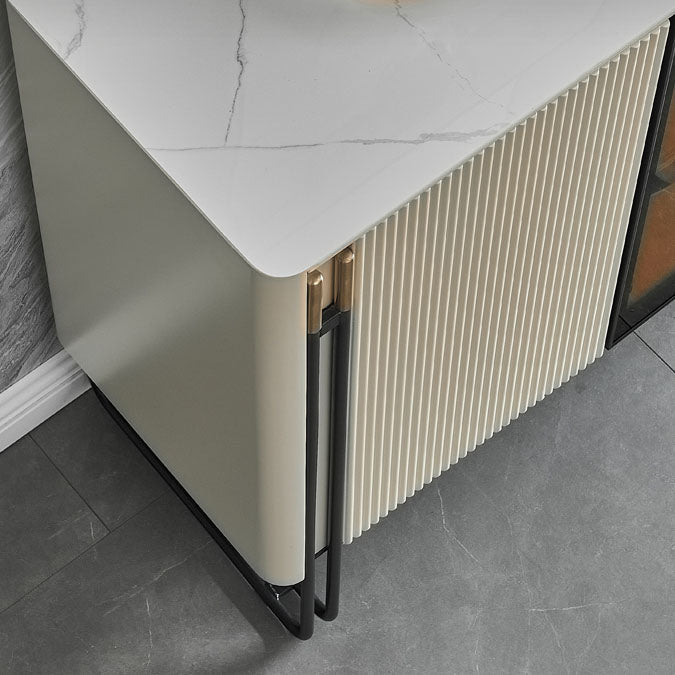 Pieste en bois en pierre et bullette de style glam de style glamour