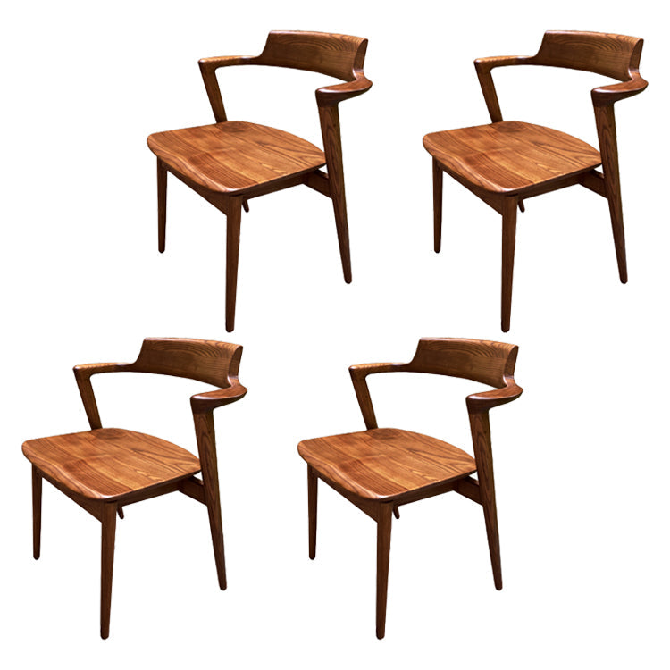 Vaste houten eetstoel Traditionele eetkamerstoel voor thuis