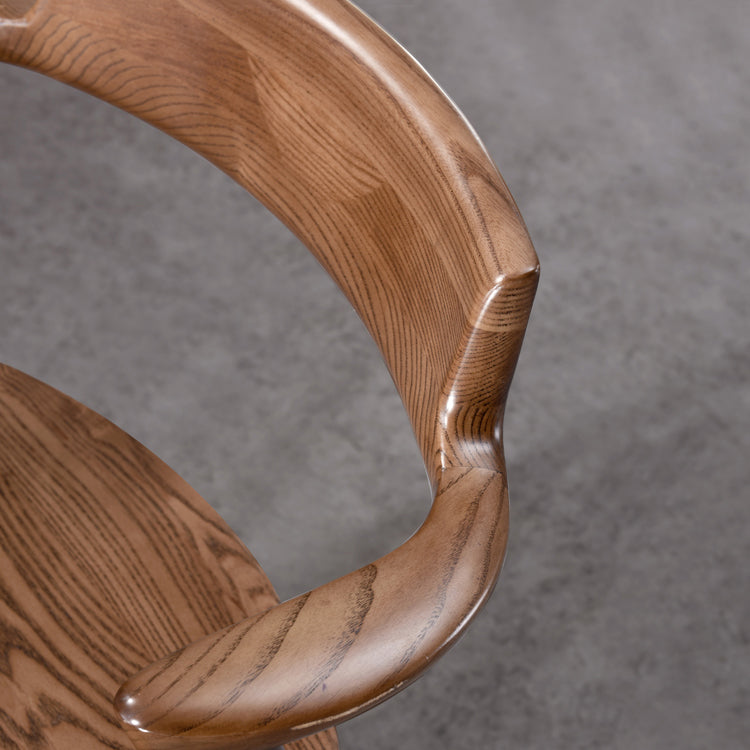 Vaste houten eetstoel Traditionele eetkamerstoel voor thuis