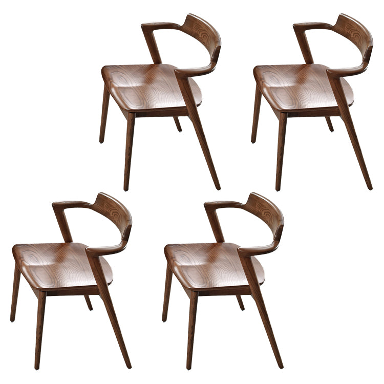 Vaste houten eetstoel Traditionele eetkamerstoel voor thuis