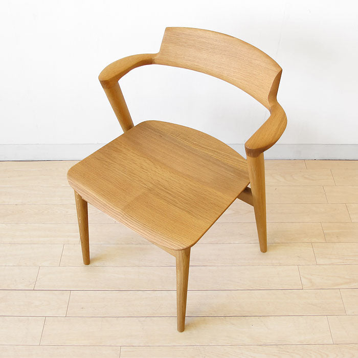 Vaste houten eetstoel Traditionele eetkamerstoel voor thuis