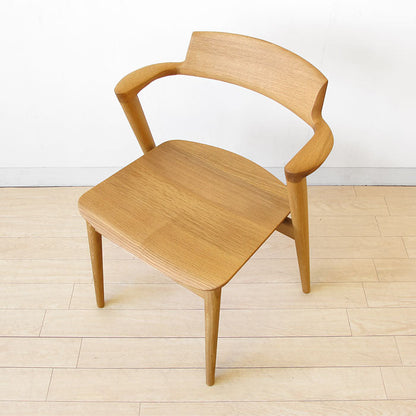 Vaste houten eetstoel Traditionele eetkamerstoel voor thuis