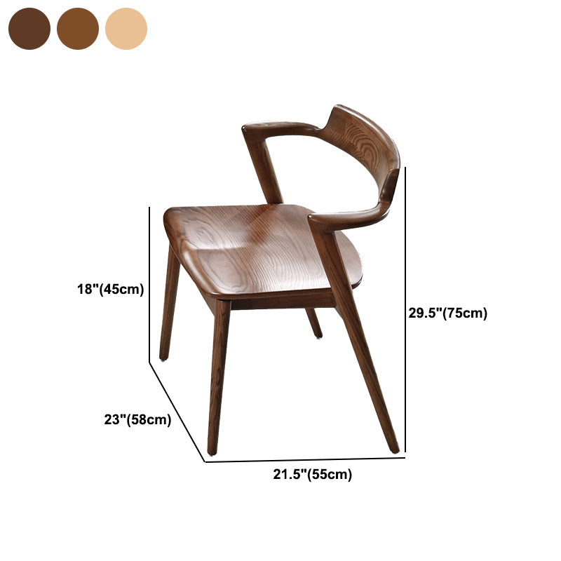 Vaste houten eetstoel Traditionele eetkamerstoel voor thuis