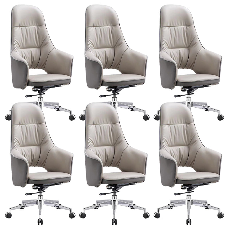 Eigentijdse ergonomische stoel van kunstleer met hoge rugleuning en bureaustoel