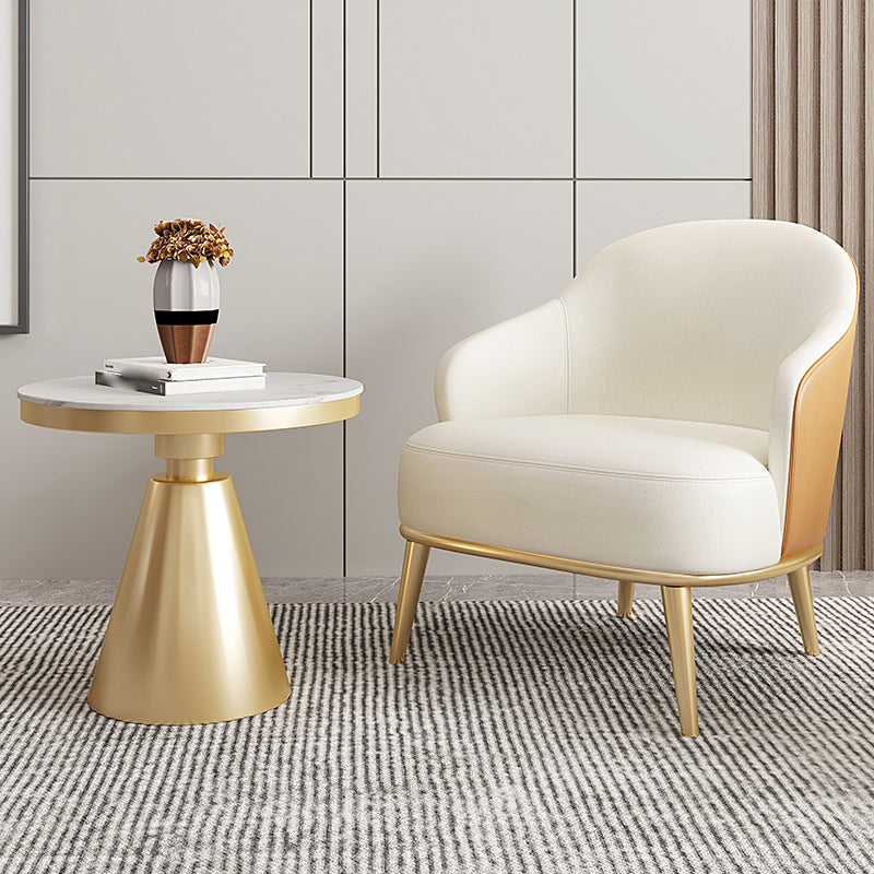 Le braccia in pelle incollate contemporanee includevano poltrona a quattro gambe di base