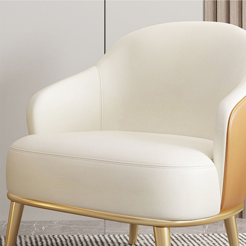 Le braccia in pelle incollate contemporanee includevano poltrona a quattro gambe di base