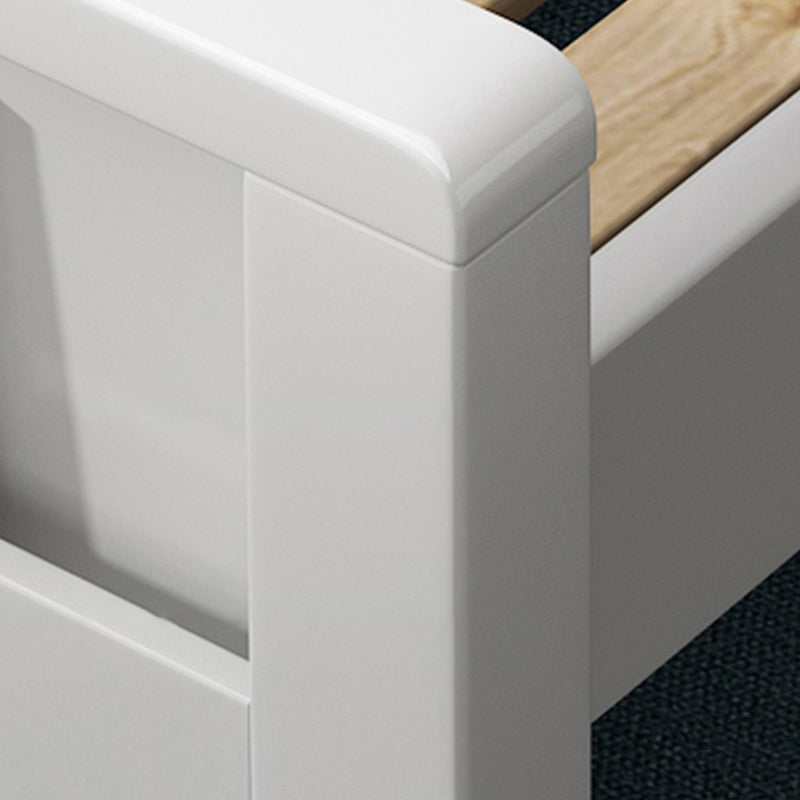 モダンウッドベッドの本棚には、寝室用のヘッドボード付きの標準的なベッドが含まれていました